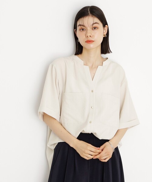 THE SHOP TK （ザ ショップ ティーケー ）の「【秋色入荷/インしなくても決まる】ダブルポケット5分袖シャツ/体型カバー／洗濯機OK（シャツ/ブラウス・レディース・グリーン系/スミクロ/ブルー/アイボリー・12/13）」の2枚目の写真