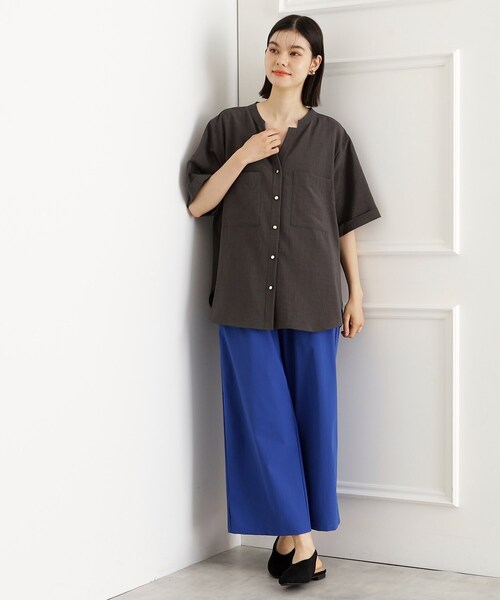 THE SHOP TK （ザ ショップ ティーケー ）の「【秋色入荷/インしなくても決まる】ダブルポケット5分袖シャツ/体型カバー／洗濯機OK（シャツ/ブラウス・レディース・グリーン系/スミクロ/ブルー/アイボリー・12/13）」の21枚目の写真