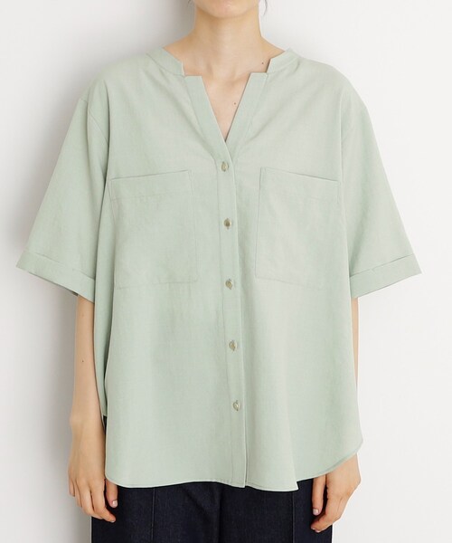 THE SHOP TK （ザ ショップ ティーケー ）の「【秋色入荷/インしなくても決まる】ダブルポケット5分袖シャツ/体型カバー／洗濯機OK（シャツ/ブラウス・レディース・グリーン系/スミクロ/ブルー/アイボリー・12/13）」の8枚目の写真