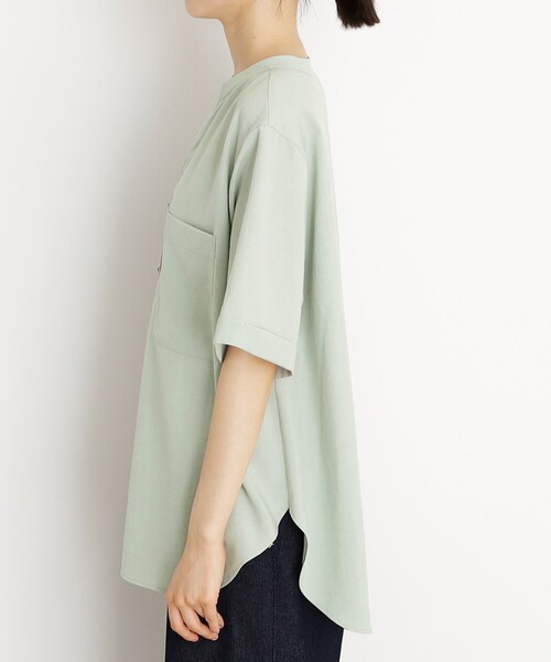 THE SHOP TK （ザ ショップ ティーケー ）の「【秋色入荷/インしなくても決まる】ダブルポケット5分袖シャツ/体型カバー／洗濯機OK（シャツ/ブラウス・レディース・グリーン系/スミクロ/ブルー/アイボリー・12/13）」の9枚目の写真