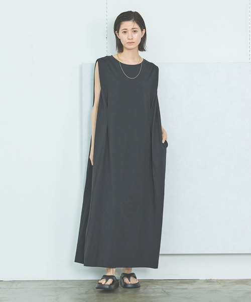 LAKOLE（ラコレ）の「【接触冷感】ウェストタックカットノースリーブワンピース / 571822（ワンピース・レディース・ブラック/オフホワイト/オレンジ/ブルー・FREE）」の3枚目の写真