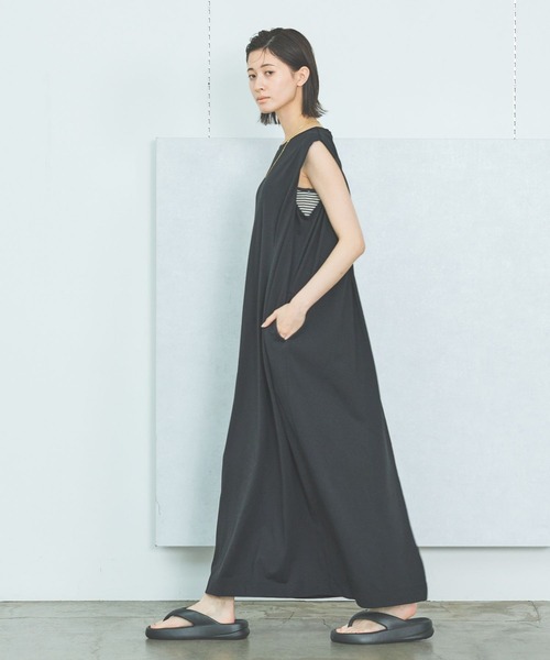 LAKOLE（ラコレ）の「【接触冷感】ウェストタックカットノースリーブワンピース / 571822（ワンピース・レディース・ブラック/オフホワイト/オレンジ/ブルー・FREE）」の9枚目の写真