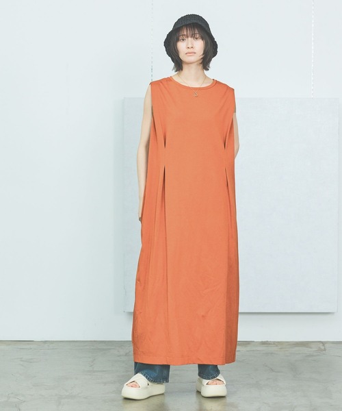 LAKOLE（ラコレ）の「【接触冷感】ウェストタックカットノースリーブワンピース / 571822（ワンピース・レディース・ブラック/オフホワイト/オレンジ/ブルー・FREE）」の11枚目の写真