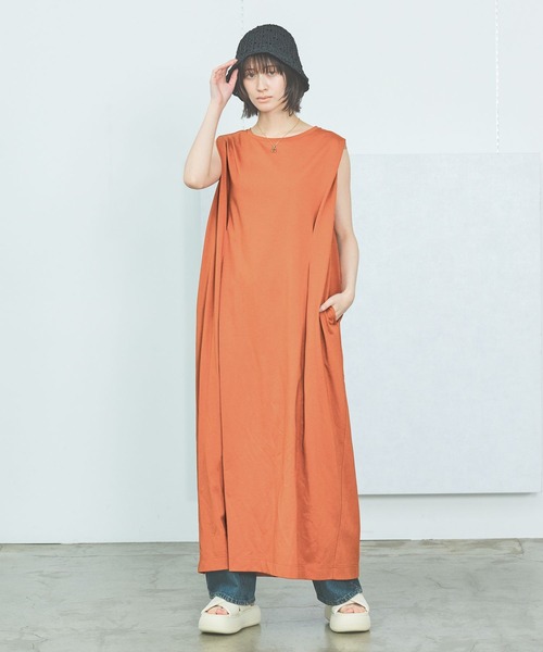 LAKOLE（ラコレ）の「【接触冷感】ウェストタックカットノースリーブワンピース / 571822（ワンピース・レディース・ブラック/オフホワイト/オレンジ/ブルー・FREE）」の12枚目の写真