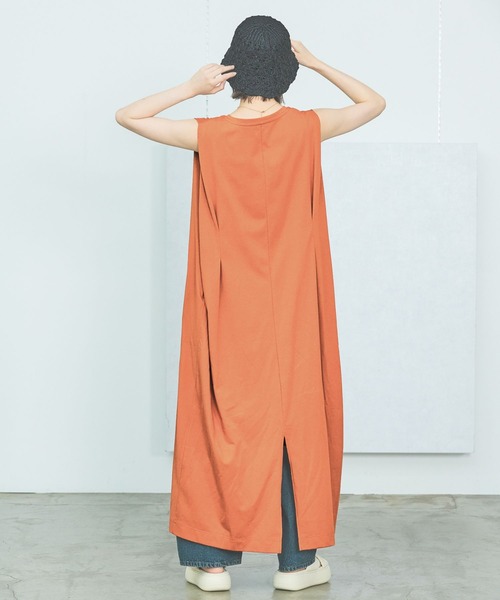 LAKOLE（ラコレ）の「【接触冷感】ウェストタックカットノースリーブワンピース / 571822（ワンピース・レディース・ブラック/オフホワイト/オレンジ/ブルー・FREE）」の13枚目の写真