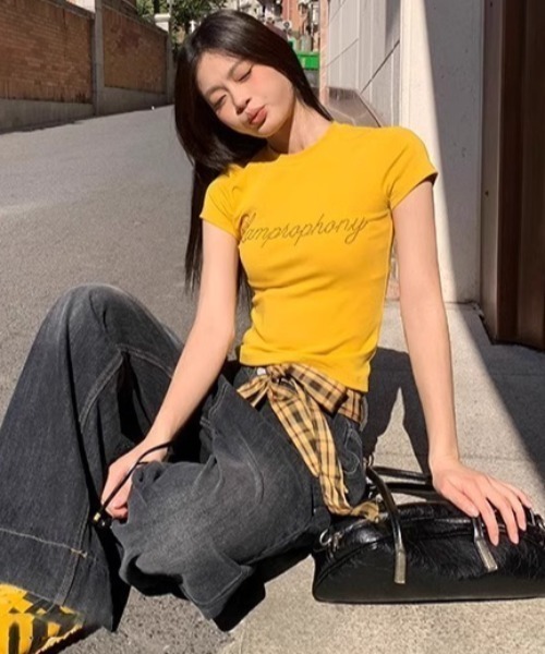 Vipoa(ヴィポア)の「Rhinestone lettering tee(Tシャツ/カットソー・レディース・レッド/イエロー/ホワイト・FREE)」の13枚目の写真