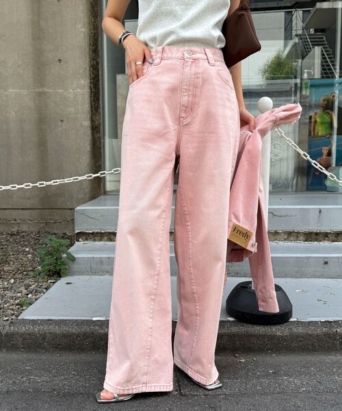 fredy emue(フレディエミュ)の「カラーストレートデニムパンツ(デニムパンツ・レディース・ピンク/ブラウン/ブルー・38/36)」の3枚目の写真