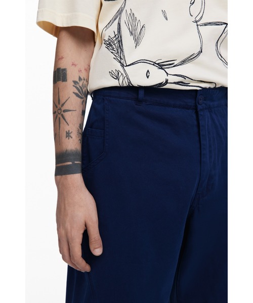 Desigual(デシグアル)の「調節可能なカーゴパンツ(カーゴパンツ・メンズ・ブルー・XXL/XL/M/S/XS/L)」の3枚目の写真