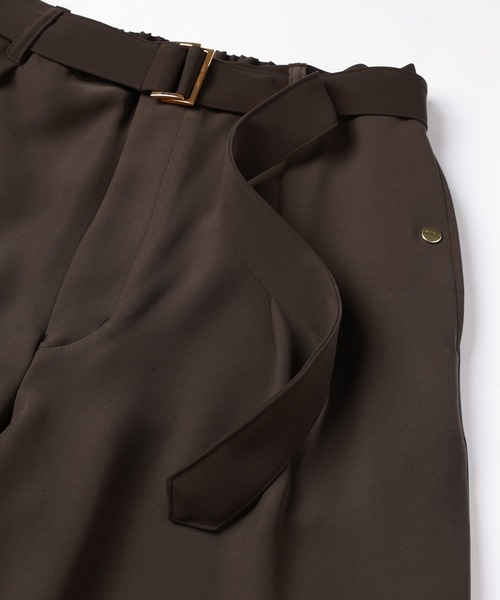 CULLNI(クルニ)の「Double Cloth Twill 1Tuck Semi Wide Pants with Long Belt(スラックス・メンズ・グレイッシュベージュ/ブラック/ブラウン/ブルーグリーン・1/2/0)」の17枚目の写真