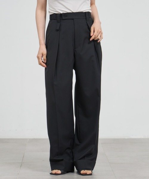 THE TOKYO(ザトウキョウ)の「【THE TOKYO/ザトウキョウ】Waist Tuck Pants/ウエストタックパンツ(その他パンツ・レディース・ブラウン/チャコールグレー/ブラック・38/36)」の2枚目の写真