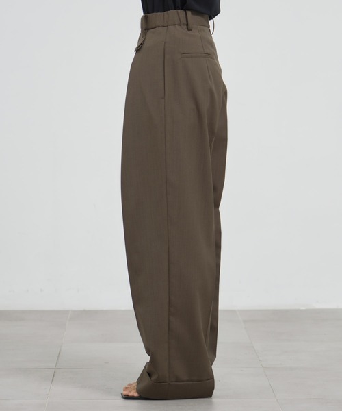 THE TOKYO(ザトウキョウ)の「【THE TOKYO/ザトウキョウ】Waist Tuck Pants/ウエストタックパンツ(その他パンツ・レディース・ブラウン/チャコールグレー/ブラック・38/36)」の5枚目の写真