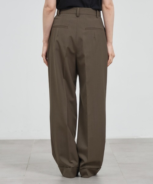 THE TOKYO(ザトウキョウ)の「【THE TOKYO/ザトウキョウ】Waist Tuck Pants/ウエストタックパンツ(その他パンツ・レディース・ブラウン/チャコールグレー/ブラック・38/36)」の4枚目の写真