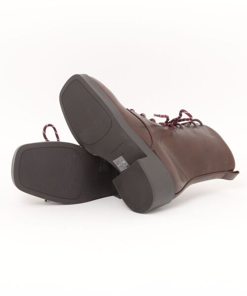 CHARLES & KEITH(チャールズ & キース)の「Logan ローガン ダブルレースミッドカーフコンバットブーツ(ブーツ・レディース・ダークブラウン/サンドベージュ・25cm/24.5cm/23.5cm/23cm/22.5cm/25.5cm)」の7枚目の写真