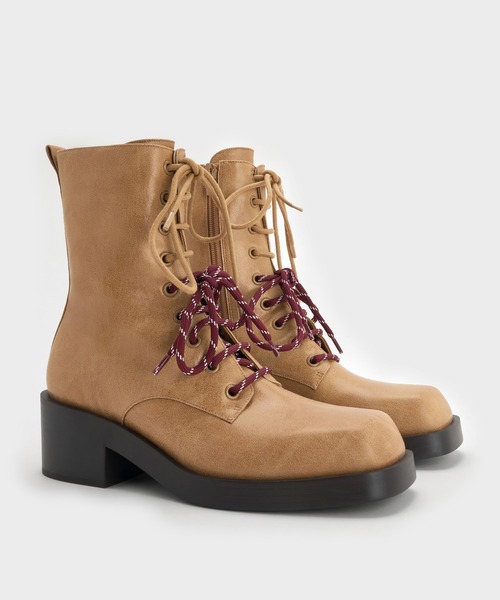 CHARLES & KEITH(チャールズ & キース)の「Logan ローガン ダブルレースミッドカーフコンバットブーツ(ブーツ・レディース・ダークブラウン/サンドベージュ・25cm/24.5cm/23.5cm/23cm/22.5cm/25.5cm)」の8枚目の写真
