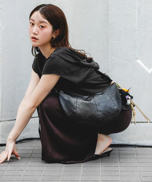 RODE SKO(ロデスコ)の「『WEB限定』クロワッサンショルダーバッグ(ショルダーバッグ・レディース・ブラック/ブラウン・ONE)」の2枚目の写真