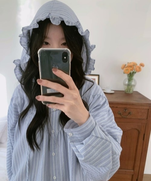 gossip!ロサンゼルス(ゴシップロサンゼルス)の「【Y2Kガーリー】レトロフリルフード付きストライプシャツ(バットスリーブ)(Tシャツ/カットソー・レディース・ブルー/オフホワイト・FREE)」の5枚目の写真