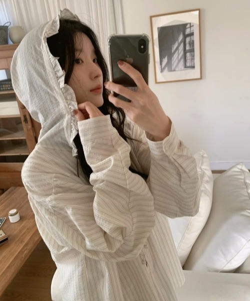 gossip!ロサンゼルス(ゴシップロサンゼルス)の「【Y2Kガーリー】レトロフリルフード付きストライプシャツ(バットスリーブ)(Tシャツ/カットソー・レディース・ブルー/オフホワイト・FREE)」の14枚目の写真