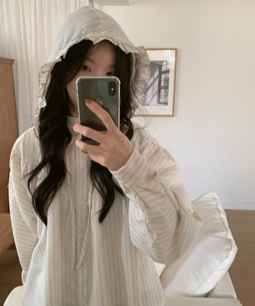 gossip!ロサンゼルス(ゴシップロサンゼルス)の「【Y2Kガーリー】レトロフリルフード付きストライプシャツ(バットスリーブ)(Tシャツ/カットソー・レディース・ブルー/オフホワイト・FREE)」の15枚目の写真