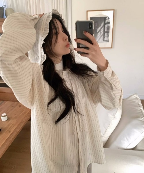 gossip!ロサンゼルス(ゴシップロサンゼルス)の「【Y2Kガーリー】レトロフリルフード付きストライプシャツ(バットスリーブ)(Tシャツ/カットソー・レディース・ブルー/オフホワイト・FREE)」の16枚目の写真