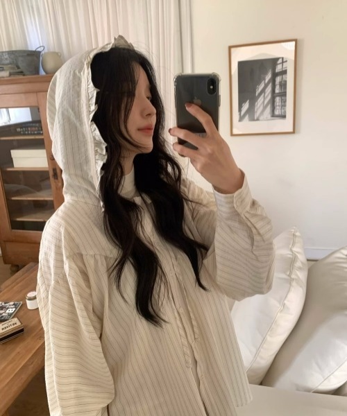 gossip!ロサンゼルス(ゴシップロサンゼルス)の「【Y2Kガーリー】レトロフリルフード付きストライプシャツ(バットスリーブ)(Tシャツ/カットソー・レディース・ブルー/オフホワイト・FREE)」の18枚目の写真