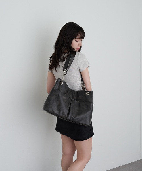 RAY CASSIN(レイカズン)の「【A4対応】レザーチャーム付デカバッグ(トートバッグ・レディース・ベージュ/ブラック/ブラウン・FREE)」の13枚目の写真