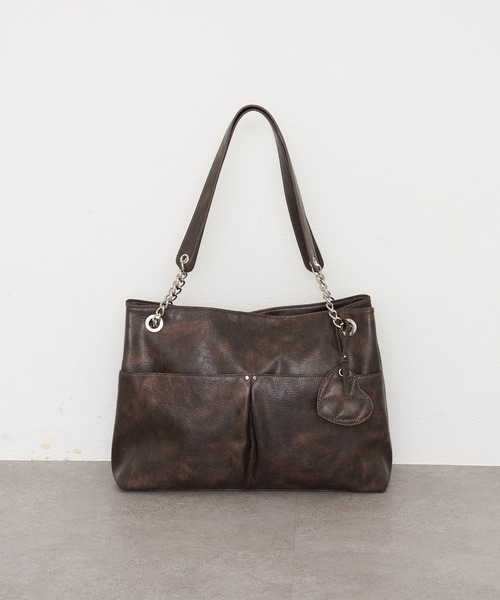 RAY CASSIN(レイカズン)の「【A4対応】レザーチャーム付デカバッグ(トートバッグ・レディース・ベージュ/ブラック/ブラウン・FREE)」の5枚目の写真