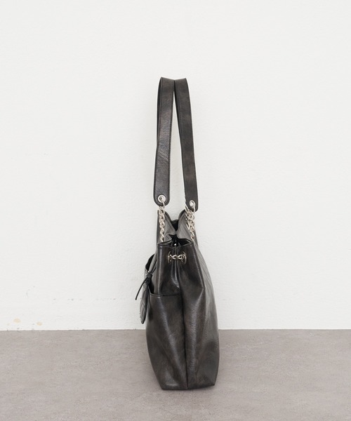 RAY CASSIN(レイカズン)の「【A4対応】レザーチャーム付デカバッグ(トートバッグ・レディース・ベージュ/ブラック/ブラウン・FREE)」の18枚目の写真