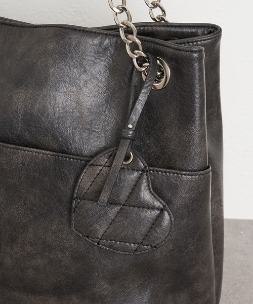 RAY CASSIN(レイカズン)の「【A4対応】レザーチャーム付デカバッグ(トートバッグ・レディース・ベージュ/ブラック/ブラウン・FREE)」の20枚目の写真