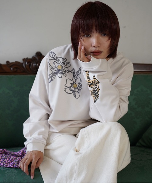 ATELANE(アテレーン)の「ATELANE / スウェードポンチ/アソート/刺繍デザイン/ロンTEE(Tシャツ/カットソー・メンズ・ホワイト系その他/ブラック系その他/ブラック/アイボリー・LARGE/MEDIUM)」の13枚目の写真