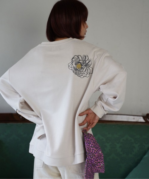 ATELANE(アテレーン)の「ATELANE / スウェードポンチ/アソート/刺繍デザイン/ロンTEE(Tシャツ/カットソー・メンズ・ホワイト系その他/ブラック系その他/ブラック/アイボリー・LARGE/MEDIUM)」の15枚目の写真