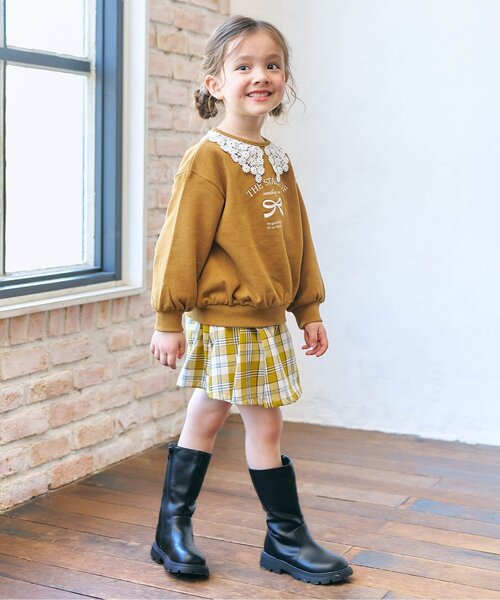 apres les cours（アプレレクール）の「【ジュニア対応】レース衿リボンロゴトレーナー（スウェット・キッズ・キャメル/ネイビー・110/100/90/80/140/130/120）」の3枚目の写真