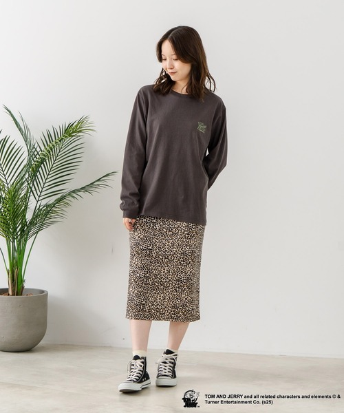 CONVERSE(コンバース)の「【CONVERSE/コンバース】×【TOM AND JERRY/トムとジェリー】両面プリント オーバーサイズ ロンT(Tシャツ/カットソー・レディース・ブラック系その他/ブラック系その他2/ベージュ系その他2/ベージュ系その他・LARGE/MEDIUM)」の5枚目の写真