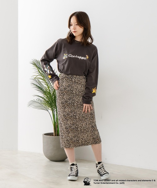 CONVERSE(コンバース)の「【CONVERSE/コンバース】×【TOM AND JERRY/トムとジェリー】両面プリント オーバーサイズ ロンT(Tシャツ/カットソー・レディース・ブラック系その他/ブラック系その他2/ベージュ系その他2/ベージュ系その他・LARGE/MEDIUM)」の12枚目の写真