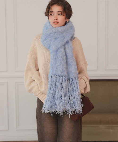 titivate（ティティベイト）の「モヘアタッチボリュームマフラー（マフラー・レディース・ブラウン/レッド/グレー/オフホワイト/ブラック/ライトブルー・FREE）」の6枚目の写真