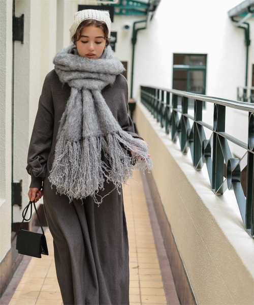 titivate（ティティベイト）の「モヘアタッチボリュームマフラー（マフラー・レディース・ブラウン/レッド/グレー/オフホワイト/ブラック/ライトブルー・FREE）」の15枚目の写真