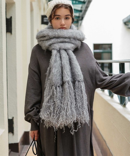 titivate（ティティベイト）の「モヘアタッチボリュームマフラー（マフラー・レディース・ブラウン/レッド/グレー/オフホワイト/ブラック/ライトブルー・FREE）」の17枚目の写真