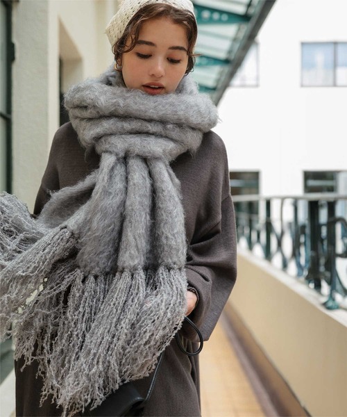 titivate（ティティベイト）の「モヘアタッチボリュームマフラー（マフラー・レディース・ブラウン/レッド/グレー/オフホワイト/ブラック/ライトブルー・FREE）」の14枚目の写真