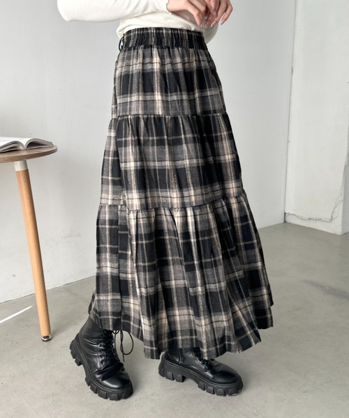 CLEA（クレア）の「レトロチェック柄ティアードスカート（スカート・レディース・ネイビー/ブラウン/ブラック・FREE）」の2枚目の写真