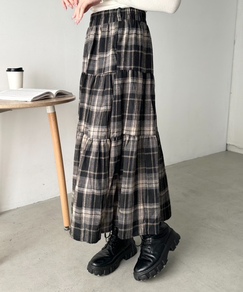 CLEA（クレア）の「レトロチェック柄ティアードスカート（スカート・レディース・ネイビー/ブラウン/ブラック・FREE）」の7枚目の写真