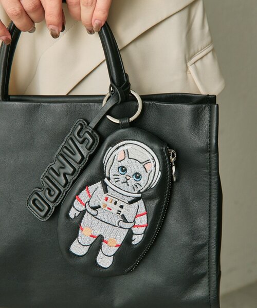 ear PAPILLONNER（イアパピヨネ）の「《本革》sampo×earコラボ スペーストイレザーケース/バッグチャーム（チャーム・レディース・ブラック系その他/ブラック・FREE）」の16枚目の写真