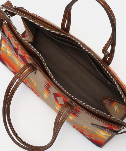 FRAMeWORK（フレームワーク）の「A VACATION/ア ヴァケーション SABRINA L PENDLETON バッグ（ショルダーバッグ・レディース・キャメル・FREE）」の4枚目の写真