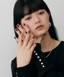 LARUTA（ラルータ）の「【LARUTA】袖口ちび釦シンプルニット（ニット/セーター・レディース）」