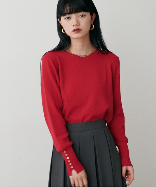 LARUTA(ラルータ)の「【LARUTA】袖口ちび釦シンプルニット(ニット/セーター・レディース・モカ/ネイビー/レッド/オフホワイト/ブラック・FREE)」の10枚目の写真