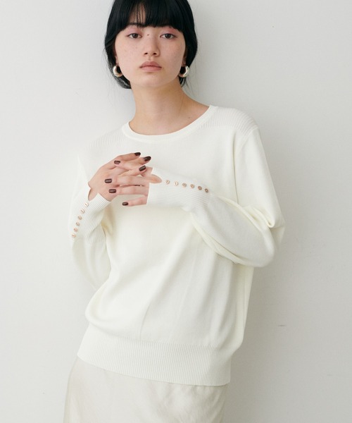 LARUTA(ラルータ)の「【LARUTA】袖口ちび釦シンプルニット(ニット/セーター・レディース・モカ/ネイビー/レッド/オフホワイト/ブラック・FREE)」の21枚目の写真
