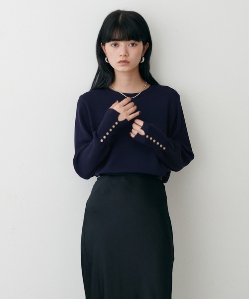 LARUTA(ラルータ)の「【LARUTA】袖口ちび釦シンプルニット(ニット/セーター・レディース・モカ/ネイビー/レッド/オフホワイト/ブラック・FREE)」の20枚目の写真