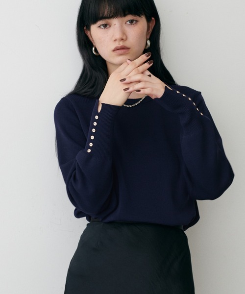 LARUTA(ラルータ)の「【LARUTA】袖口ちび釦シンプルニット(ニット/セーター・レディース・モカ/ネイビー/レッド/オフホワイト/ブラック・FREE)」の19枚目の写真