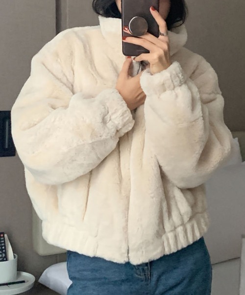 SallyLunn(サリーラン)の「フェイクファージャケット(その他アウター・レディース・ホワイト/グレー・MEDIUM/LARGE)」の3枚目の写真