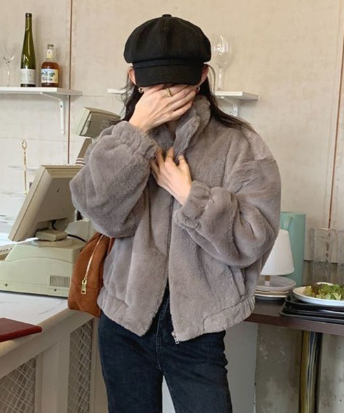 SallyLunn(サリーラン)の「フェイクファージャケット(その他アウター・レディース・ホワイト/グレー・MEDIUM/LARGE)」の4枚目の写真