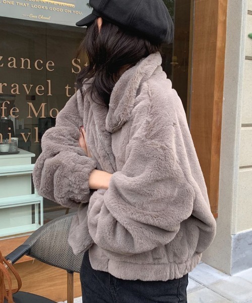 SallyLunn(サリーラン)の「フェイクファージャケット(その他アウター・レディース・ホワイト/グレー・MEDIUM/LARGE)」の5枚目の写真