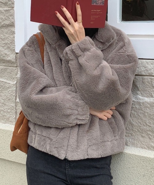 SallyLunn(サリーラン)の「フェイクファージャケット(その他アウター・レディース・ホワイト/グレー・MEDIUM/LARGE)」の6枚目の写真
